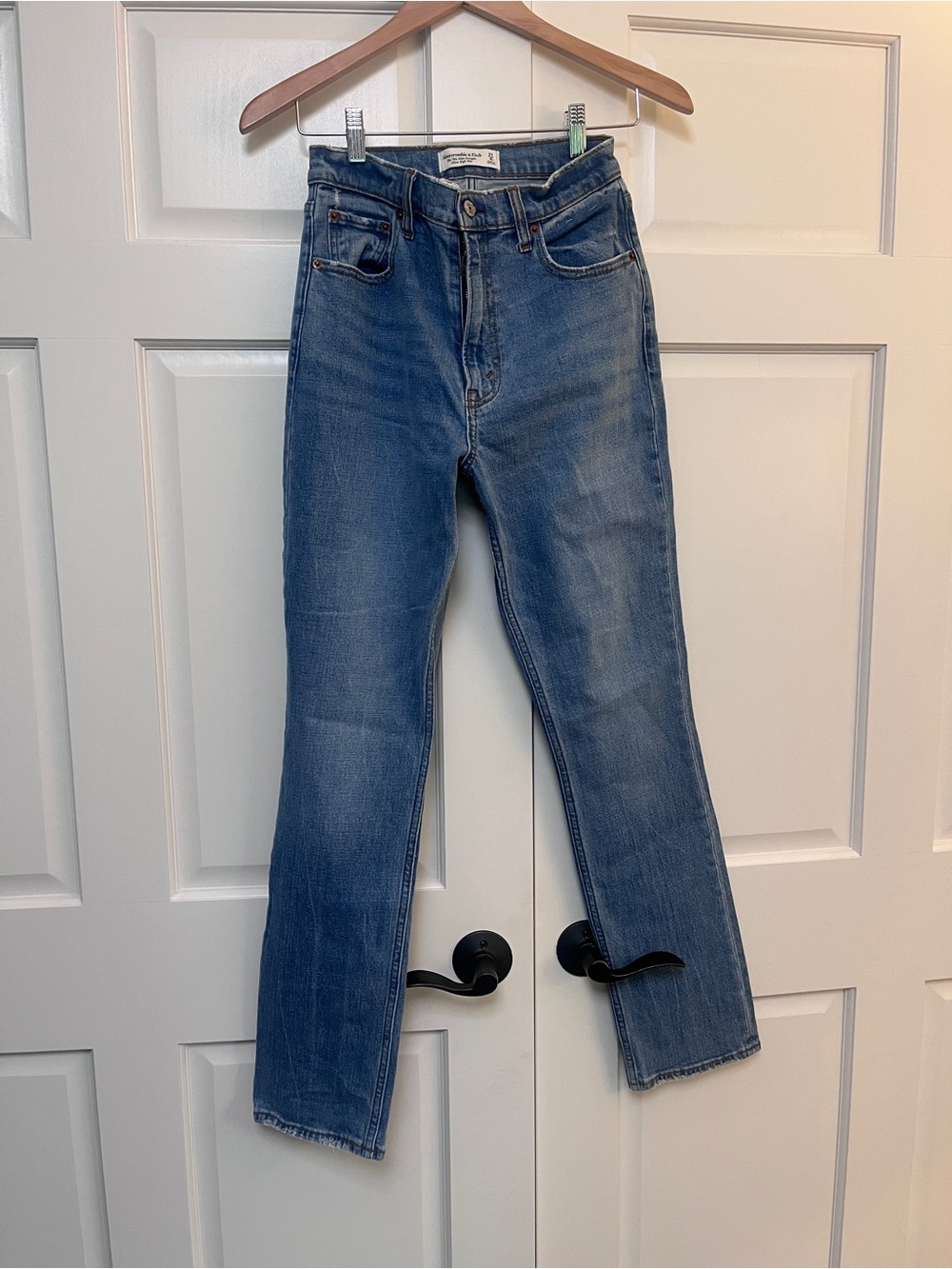Abercrombie & Fitch Straight-Leg Jeans in Blue Denim